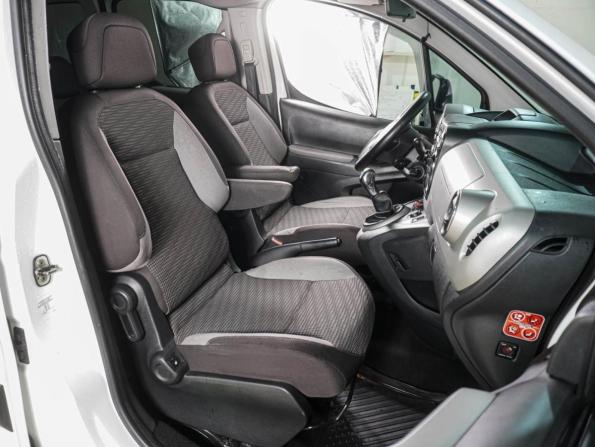 Peugeot Partner II с пробегом 2011 года, цена 679 000 рублей, 236359 км, компактвэн, Автокод Объявления