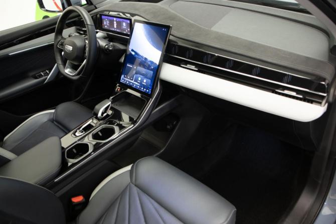 Geely Atlas II с пробегом 2024 года, цена 2 975 000 рублей, 33000 км, внедорожник, Автокод Объявления