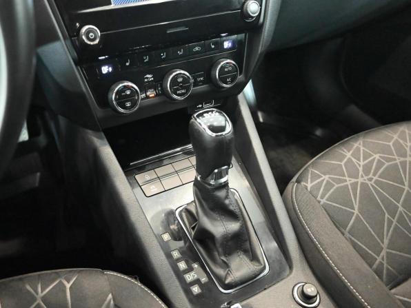 Skoda Octavia III (A7) Рестайлинг с пробегом 2018 года, цена 1 590 000 рублей, 157512 км, лифтбек, Автокод Объявления
