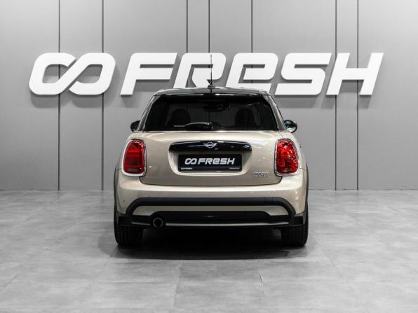 Mini Hatch III (F55/F56) Рестайлинг 2 с пробегом 2022 года, цена 3 149 000 рублей, 16192 км, хэтчбек, Автокод Объявления