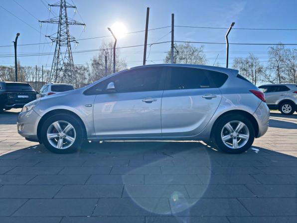 Opel Astra J с пробегом 2011 года, цена 585 000 рублей, 199142 км, хэтчбек, Автокод Объявления