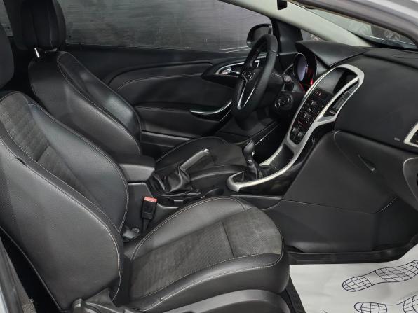 Opel Astra J Рестайлинг с пробегом 2012 года, цена 800 000 рублей, 89000 км, хэтчбек, Автокод Объявления