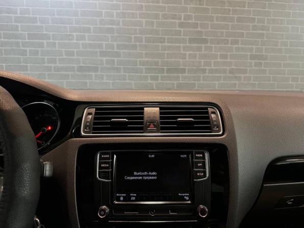 Volkswagen Jetta VI Рестайлинг с пробегом 2018 года, цена 1 350 000 рублей, 208689 км, седан, Автокод Объявления