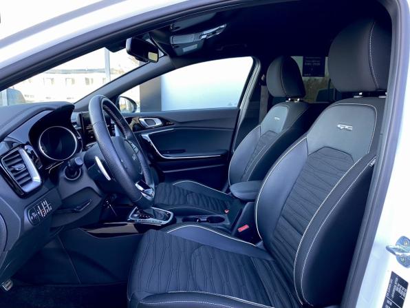 Kia Ceed III Рестайлинг с пробегом 2021 года, цена 2 179 000 рублей, 32000 км, универсал, Автокод Объявления