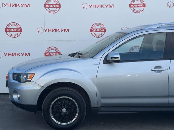 Mitsubishi Outlander II Рестайлинг с пробегом 2010 года, цена 1 049 000 рублей, 255529 км, внедорожник, Автокод Объявления