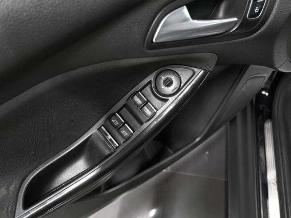 Ford Focus III Рестайлинг с пробегом 2018 года, цена 1 225 000 рублей, 184215 км, хэтчбек, Автокод Объявления