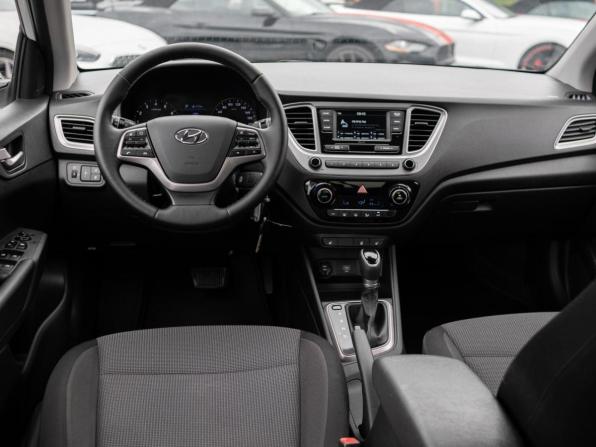 Hyundai Solaris II с пробегом 2020 года, цена 1 579 000 рублей, 48076 км, седан, Автокод Объявления