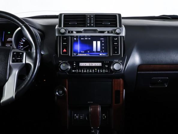 Toyota Land Cruiser Prado 150 Series Рестайлинг 1 с пробегом 2016 года, цена 3 600 000 рублей, 258209 км, внедорожник, Автокод Объявления