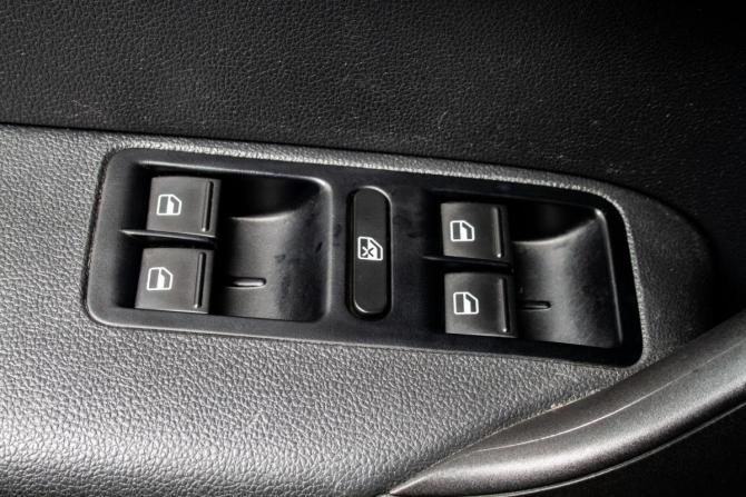 Volkswagen Polo V Рестайлинг с пробегом 2019 года, цена 1 259 000 рублей, 119365 км, седан, Автокод Объявления