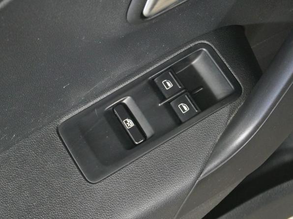 Volkswagen Polo V Рестайлинг с пробегом 2016 года, цена 925 000 рублей, 148758 км, седан, Автокод Объявления