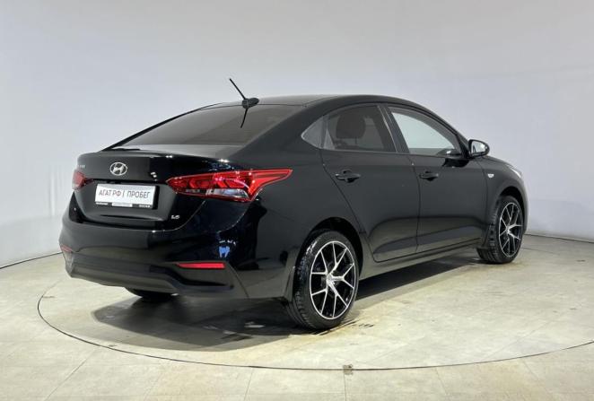 Hyundai Solaris II с пробегом 2018 года, цена 1 300 000 рублей, 132742 км, седан, Автокод Объявления