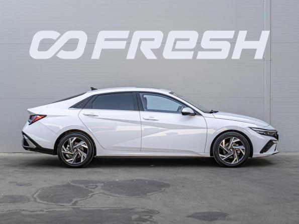 Hyundai Elantra VII (CN7) Рестайлинг с пробегом 2024 года, цена 2 299 000 рублей, 17230 км, седан, Автокод Объявления