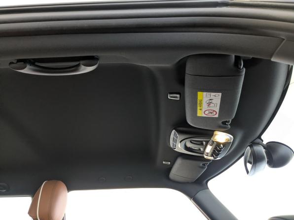 Mini Hatch III (F55/F56) Рестайлинг с пробегом 2021 года, цена 2 640 000 рублей, 57123 км, хэтчбек, Автокод Объявления