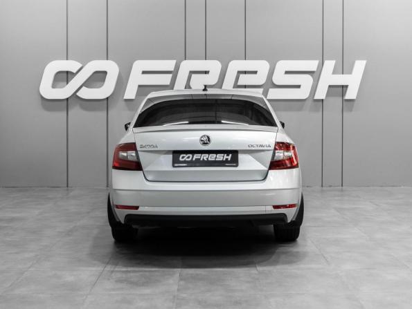 Skoda Octavia III (A7) Рестайлинг с пробегом 2018 года, цена 2 020 000 рублей, 151919 км, лифтбек, Автокод Объявления