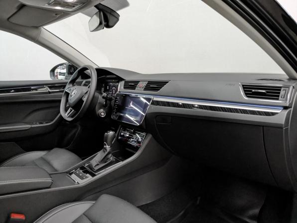 Skoda Superb III Рестайлинг с пробегом 2025 года, цена 3 775 000 рублей, 19557 км, лифтбек, Автокод Объявления