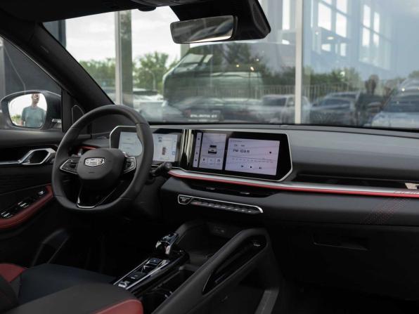 Geely Coolray I Рестайлинг с пробегом 2024 года, цена 2 450 000 рублей, 7131 км, внедорожник, Автокод Объявления