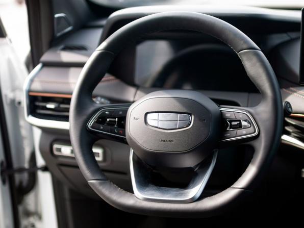 Geely Okavango I Рестайлинг с пробегом 2025 года, цена 2 930 000 рублей, 9601 км, внедорожник, Автокод Объявления