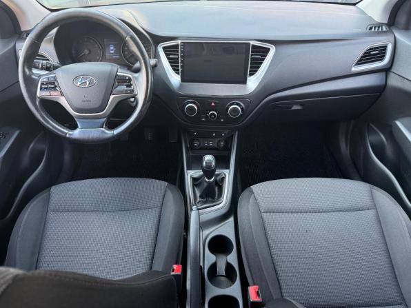 Hyundai Solaris II с пробегом 2017 года, цена 990 000 рублей, 150923 км, седан, Автокод Объявления