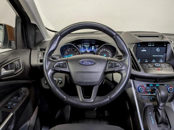 Ford Kuga II Рестайлинг с пробегом 2018 года, цена 1 890 000 рублей, 69597 км, внедорожник, Автокод Объявления