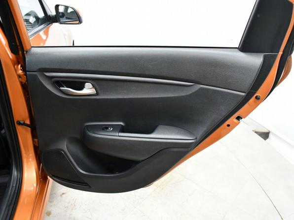 Kia Rio III Рестайлинг с пробегом 2017 года, цена 1 197 000 рублей, 158474 км, седан, Автокод Объявления