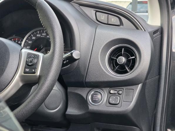 Toyota Vitz III (XP130) Рестайлинг с пробегом 2016 года, цена 935 000 рублей, 146169 км, хэтчбек, Автокод Объявления