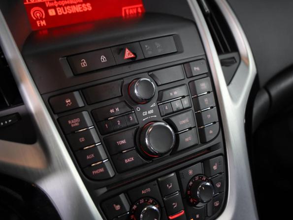Opel Astra J Рестайлинг с пробегом 2011 года, цена 819 000 рублей, 198764 км, хэтчбек, Автокод Объявления
