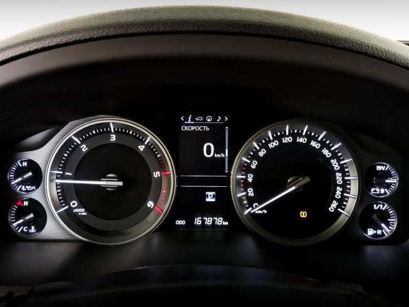 Toyota Land Cruiser 200 Series Рестайлинг 2 с пробегом 2017 года, цена 5 835 000 рублей, 167264 км, внедорожник, Автокод Объявления