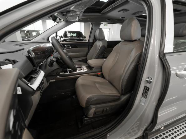 Kia Carnival IV Рестайлинг с пробегом 2026 года, цена 7 300 000 рублей, 20 км, минивэн, Автокод Объявления
