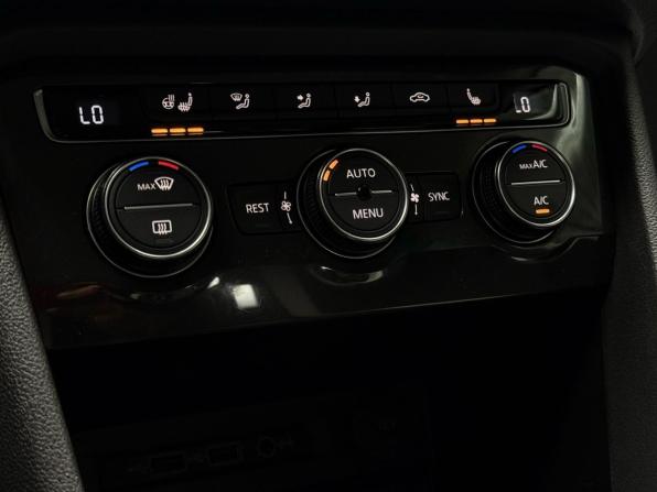 Volkswagen Tiguan II с пробегом 2019 года, цена 2 599 000 рублей, 128038 км, внедорожник, Автокод Объявления