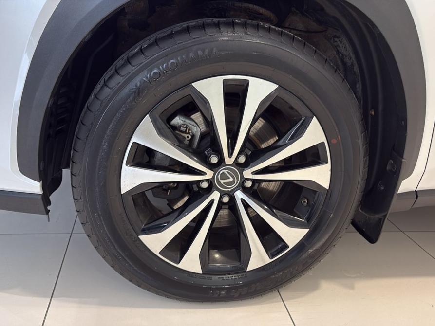 Lexus NX I Рестайлинг Омск  - изображение 8