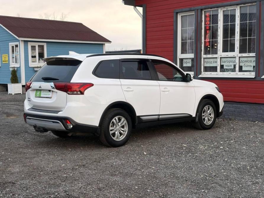 Mitsubishi Outlander III Рестайлинг 3 Санкт-Петербург  - изображение 4