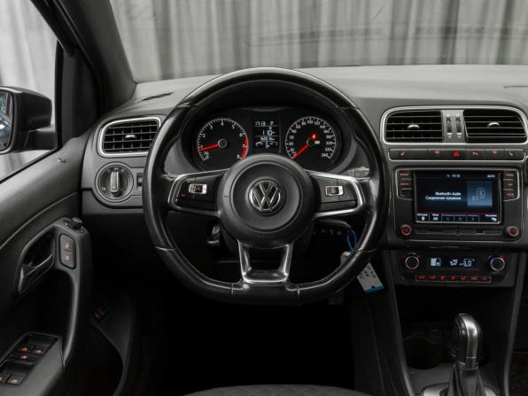 Volkswagen Polo V Рестайлинг с пробегом 2019 года, цена 1 250 000 рублей, 162019 км, седан, Автокод Объявления
