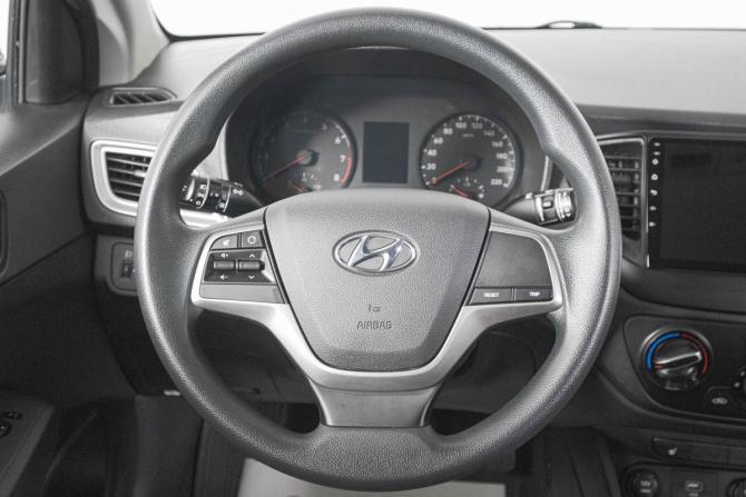 Hyundai Solaris II с пробегом 2019 года, цена 1 549 000 рублей, 52000 км, седан, Автокод Объявления
