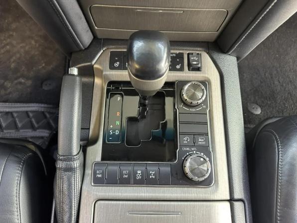 Toyota Land Cruiser 200 Series Рестайлинг 2 с пробегом 2015 года, цена 4 750 000 рублей, 187000 км, внедорожник, Автокод Объявления