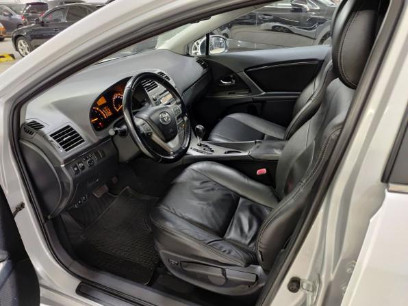 Toyota Avensis III с пробегом 2010 года, цена 910 000 рублей, 264686 км, седан, Автокод Объявления