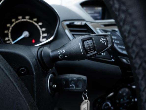 Ford Fiesta Mk6 Рестайлинг с пробегом 2015 года, цена 1 098 000 рублей, 30256 км, хэтчбек, Автокод Объявления
