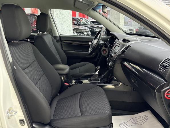 Kia Sorento II Рестайлинг с пробегом 2017 года, цена 2 299 000 рублей, 71156 км, внедорожник, Автокод Объявления