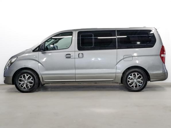 Hyundai Grand Starex I Рестайлинг с пробегом 2017 года, цена 2 475 000 рублей, 98892 км, минивэн, Автокод Объявления