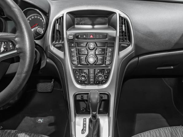 Opel Astra J Рестайлинг с пробегом 2013 года, цена 637 899 рублей, 217293 км, седан, Автокод Объявления