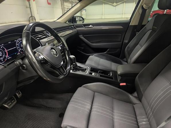 Volkswagen Passat B8 с пробегом 2018 года, цена 2 100 000 рублей, 155279 км, универсал, Автокод Объявления