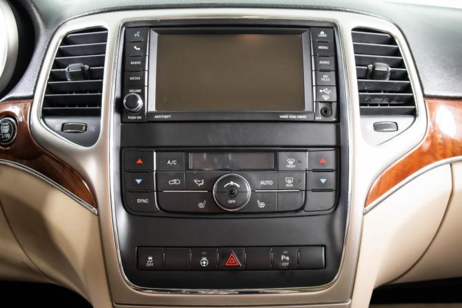 Jeep Cherokee V (KL) с пробегом 2012 года, цена 1 599 000 рублей, 360000 км, внедорожник, Автокод Объявления