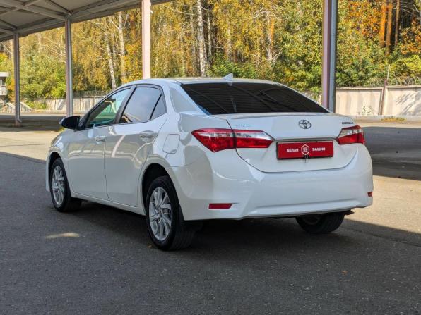 Toyota Corolla XI (E160 E170 E180) Рестайлинг 1 с пробегом 2017 года, цена 1 365 000 рублей, 168000 км, седан, Автокод Объявления