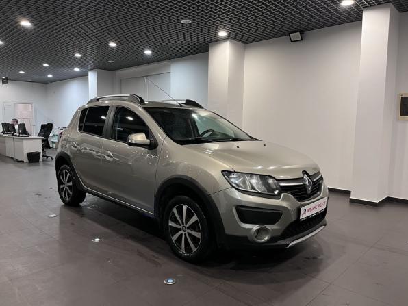Renault Sandero II с пробегом 2016 года, цена 835 000 рублей, 294352 км, хэтчбек, Автокод Объявления