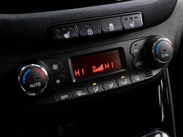Kia Ceed II Рестайлинг с пробегом 2018 года, цена 1 199 000 рублей, 252483 км, хэтчбек, Автокод Объявления