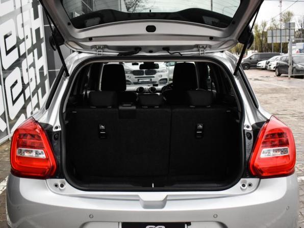 Suzuki Swift V с пробегом 2021 года, цена 1 379 000 рублей, 110390 км, хэтчбек, Автокод Объявления