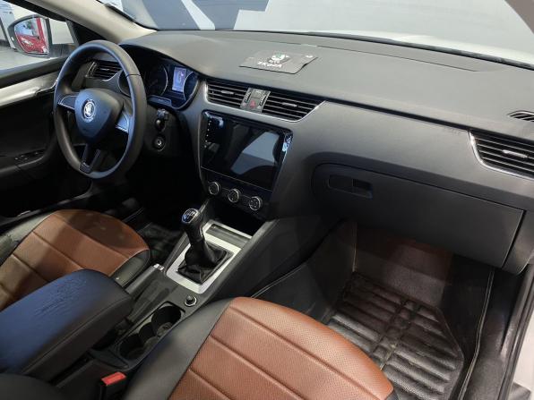 Skoda Octavia III (A7) Рестайлинг с пробегом 2019 года, цена 1 449 900 рублей, 110000 км, лифтбек, Автокод Объявления