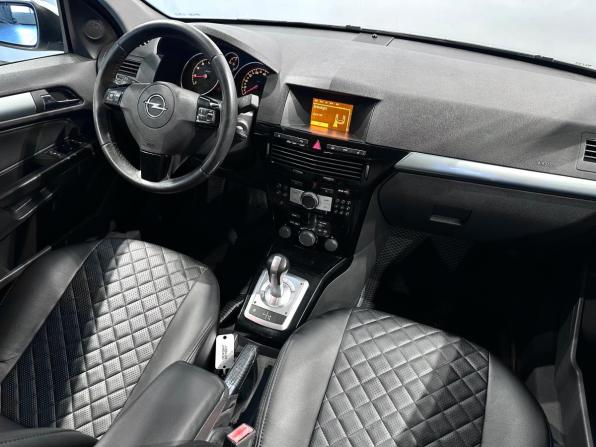 Opel Astra H Рестайлинг с пробегом 2011 года, цена 600 000 рублей, 202768 км, хэтчбек, Автокод Объявления