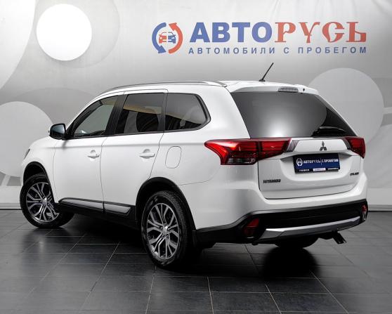 Mitsubishi Outlander III Рестайлинг 2 с пробегом 2015 года, цена 1 444 000 рублей, 218085 км, внедорожник, Автокод Объявления