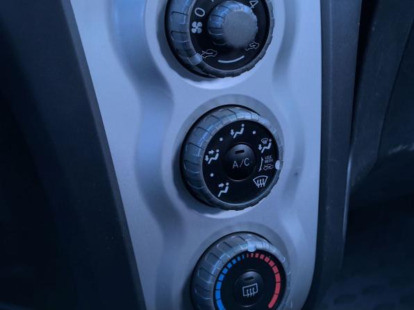 Toyota Yaris II с пробегом 2006 года, цена 229 000 рублей, 195000 км, хэтчбек, Автокод Объявления