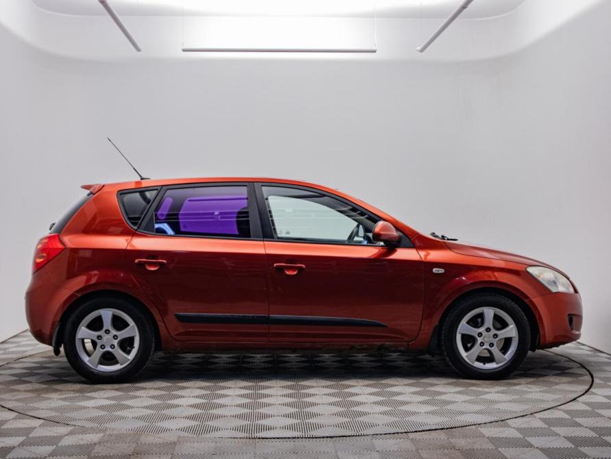 Kia Ceed I Москва  - изображение 7